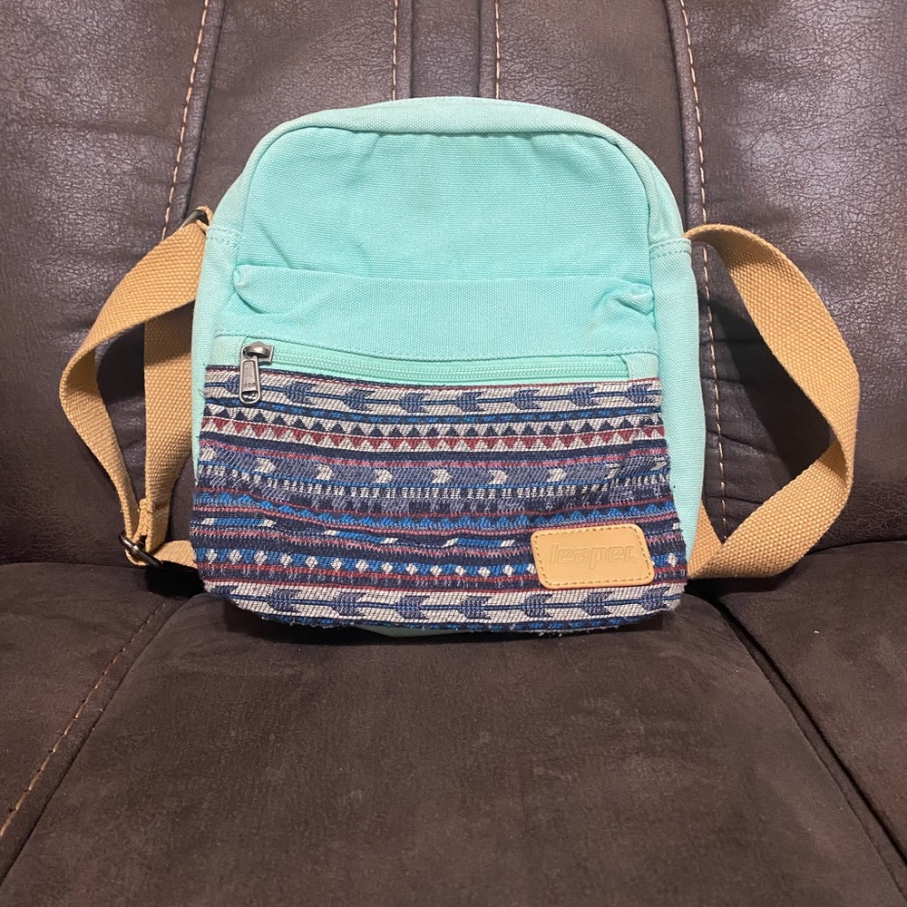 Leaper Crossbody handbag
